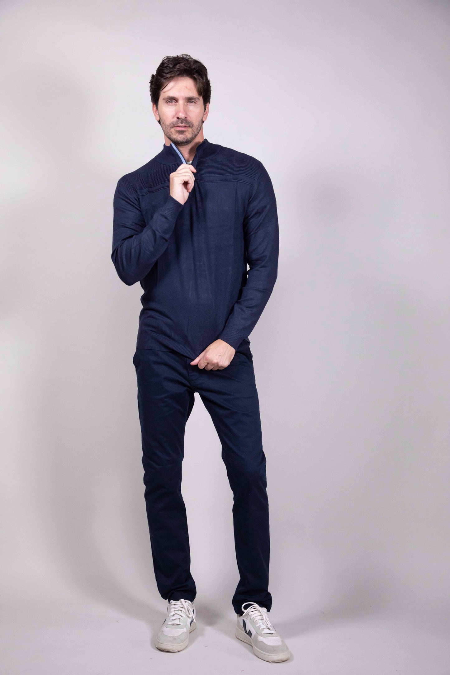 Suéter Quarter Zip com Detalhe no Ombro
