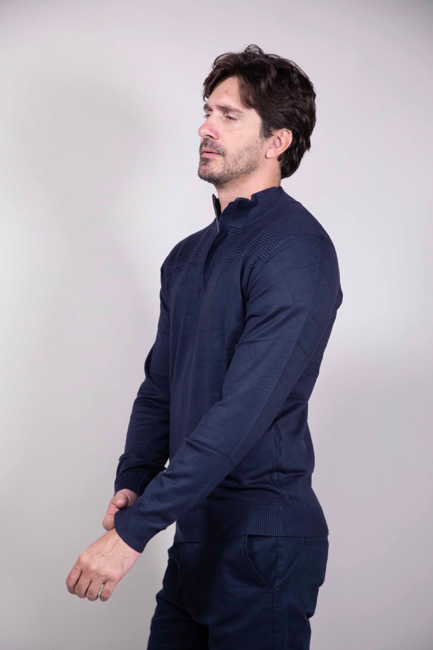 Suéter Quarter Zip com Detalhe no Ombro