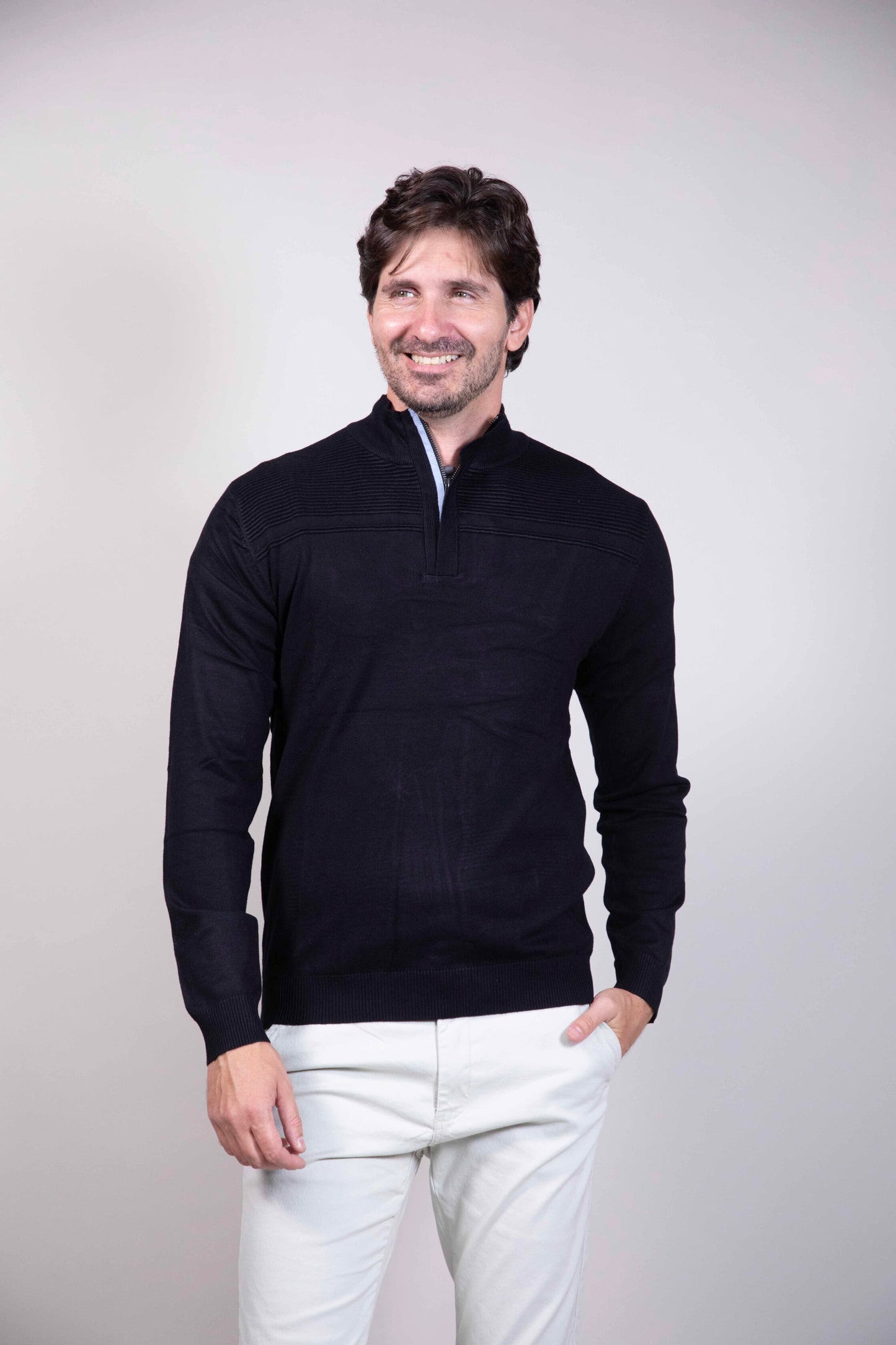 Suéter Quarter Zip com Detalhe no Ombro